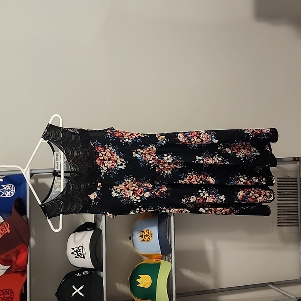 Dress - Picture 3 of 6